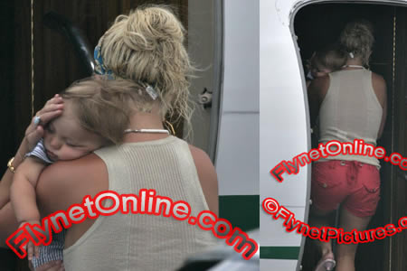 britneyjaydenjamezzzjpg Britney con in braccio Jayden James