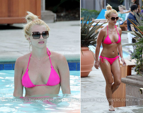 britney piscina Britney si rilassa in piscina