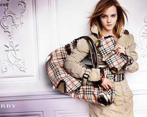 burberry2 Emma Watson posa per Burberry