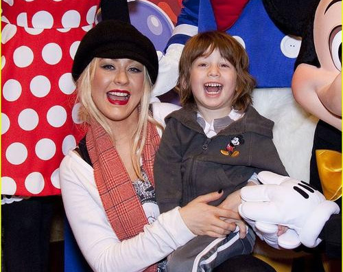 max disneyland Christina Aguilera porta Max a Disneyland