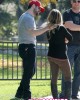 duff parco3 80x100 FOTO GALLERY: Hilary Duff al parco in dolce attesa