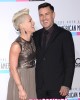 ama pink carey hart 80x100 FOTO GALLERY: Il red carpet degli American Music Awards