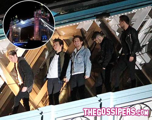 1d2 Gli One Direction conquistano il Tower Bridge