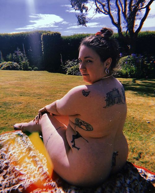 61357845 843178516042357 109322906522287985 n Lena Dunham si spoglia per una buona causa